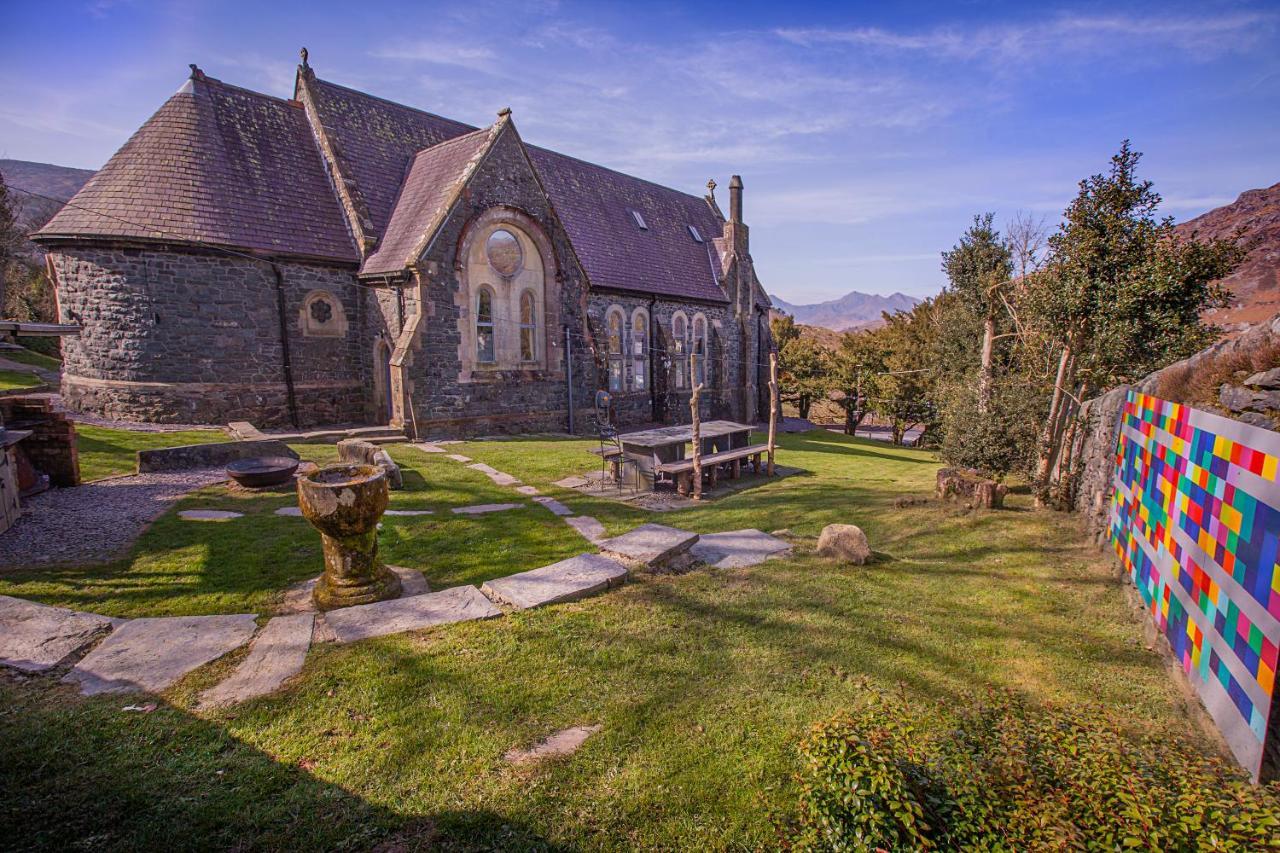 Mountain Church Capel Curig Exteriör bild